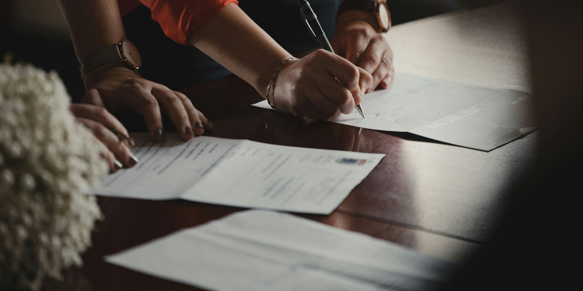 Homeowners compare cost plus and time and materials contracts in Rye, NH