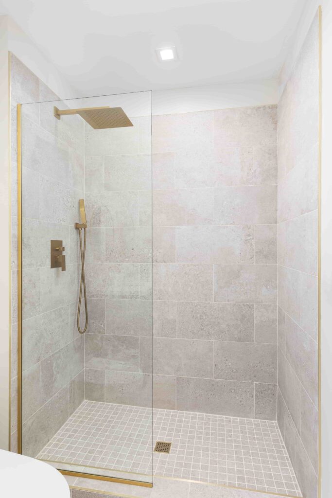 Walk-In Shower (7)
